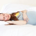 妊娠中の腰痛がつらい！腰痛になってしまった場合の楽な寝方は?